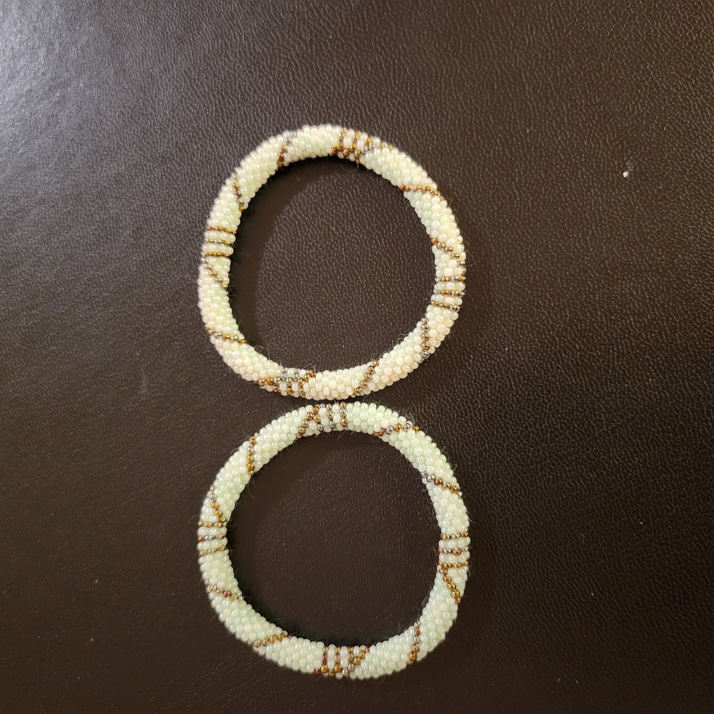 White & Brown Webbed Seed Bead Bracelet